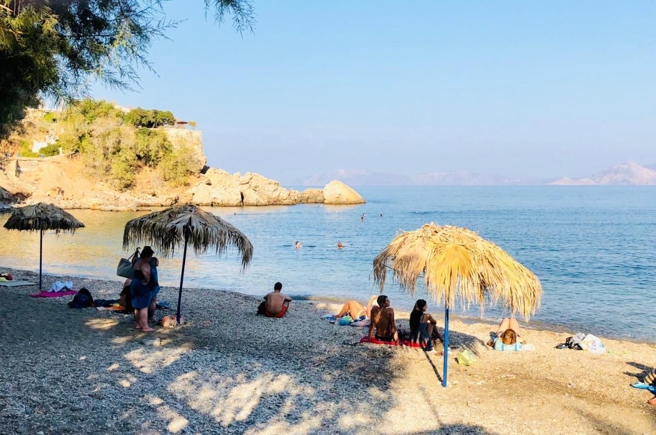 Hotel George Agios Kirykos  Bagian luar foto