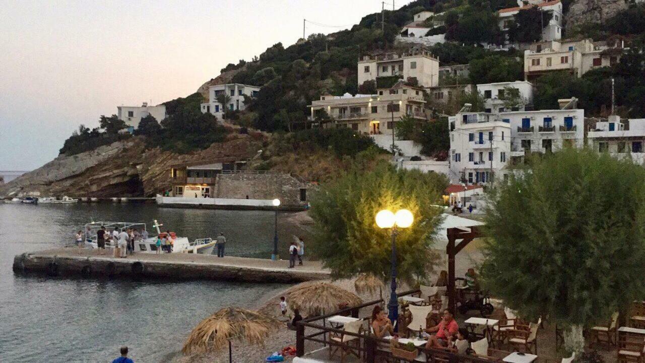 Hotel George Agios Kirykos  Bagian luar foto